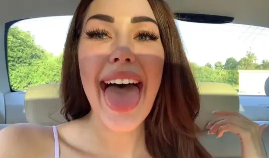 The girl in the car and in the shower opens her mouth for a home blowjob and orgasm
